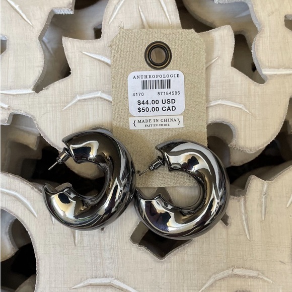 Anthropologie Flat Hammered Huggie Hoop Earrings NWT - Picture 3 of 3